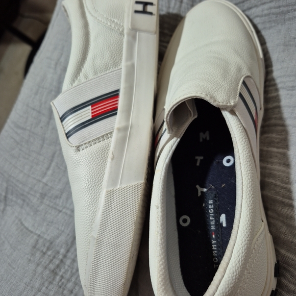 Tommy Hilfiger Men's Cream Slip-On Loafers - Picture 1 of 2